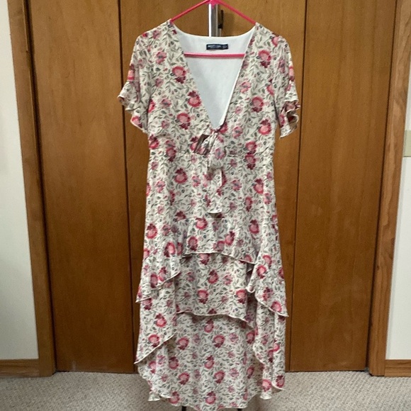Nasty Gal Floral V-Neck Ruffle Dress Size 4 - Picture 10 of 11